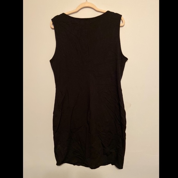 Black lace-up dress - Picture 2 of 2